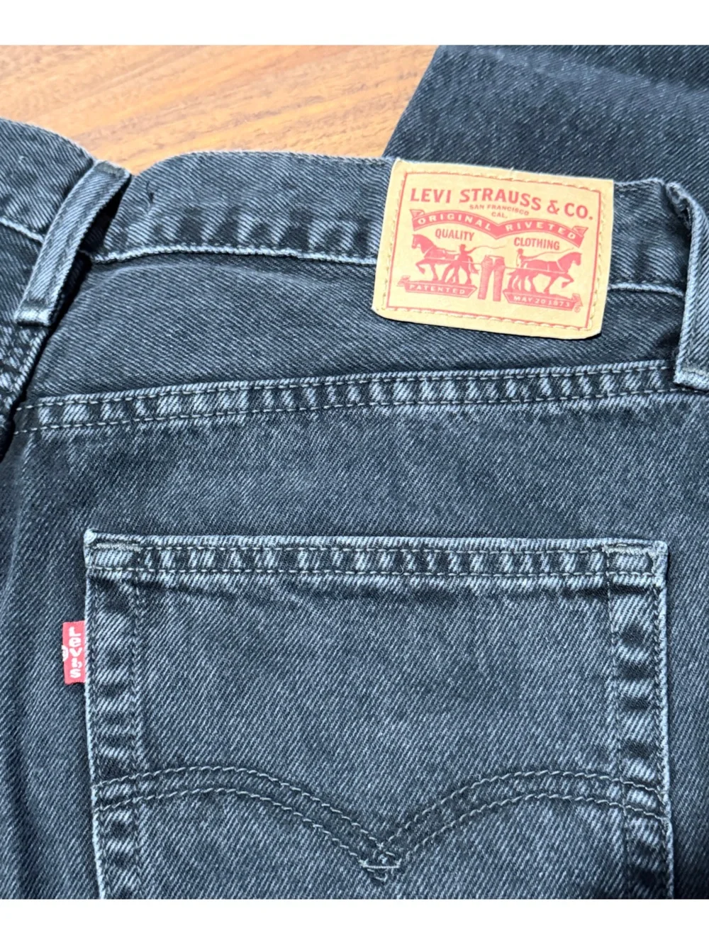Levi's Women’s Black Baggy Jeans - Picture 1 of 4